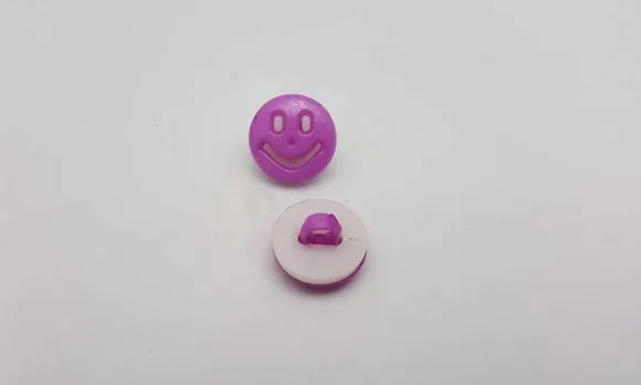 Aplique Botão de Carinha Lilás de 1,3cm - Com 20 Unidades