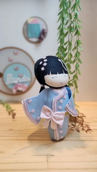 Boneca Kokeshi em Feltro 30 cm *antes de Comprar Chamar Chat