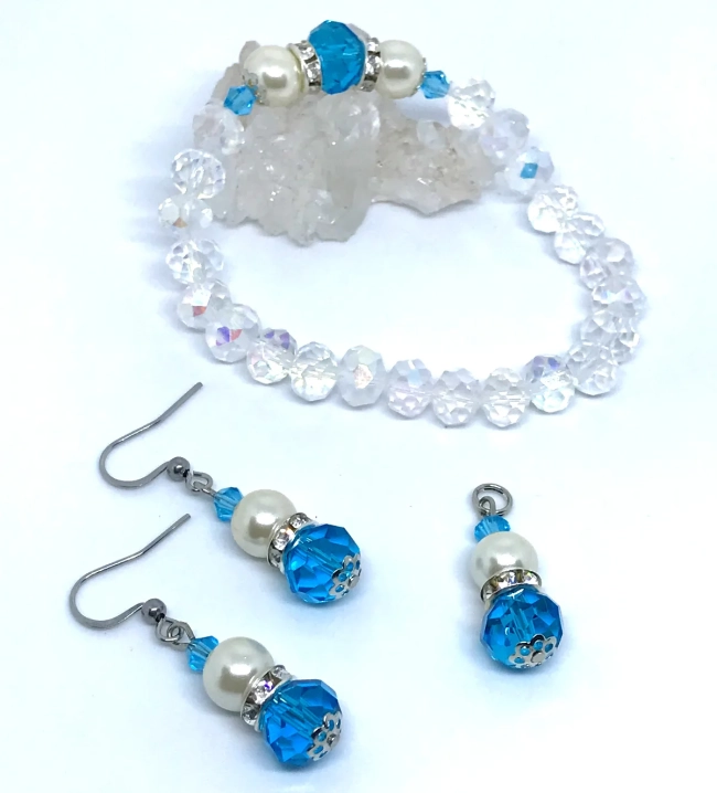 Conjunto Luxo com Pulseira,Pingente e Brincos em Inox com cristais