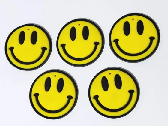 Pingente Emoticon 3,7cm Emborrachado Pacote com 6 Unidades