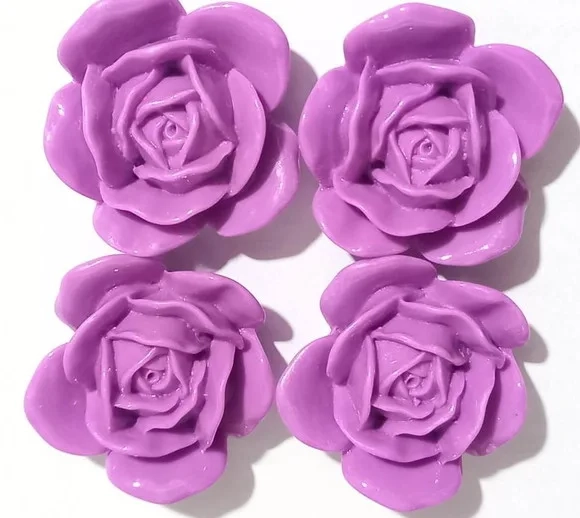 Flor Colorida de 4cm Grande C/furo Passante - 4 Unidades