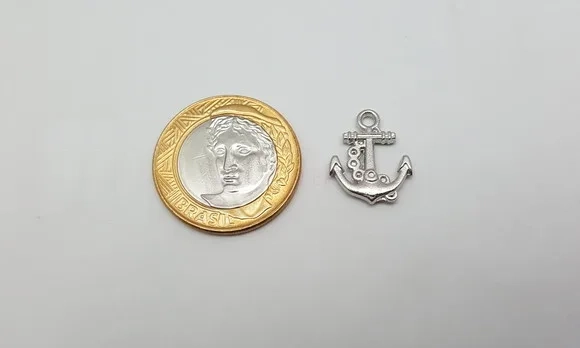 Pingente de Âncora em Metal Prateado de 1,9cm - 20 Unidades