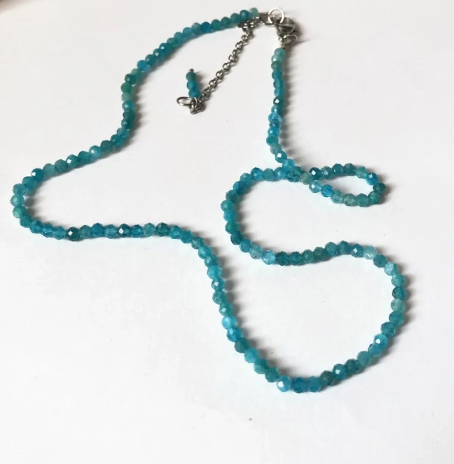 Choker Colar com Apatitas Facetadas 3 mm e Aço Inox