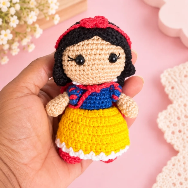 Boneca Princesa em Amigurumi 14 cm | Escolha o Modelo