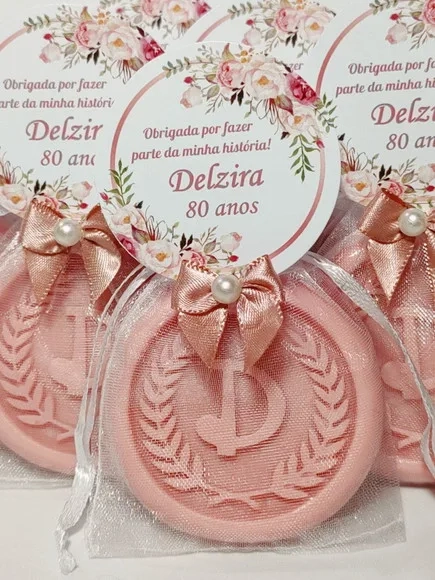 Lembrancinha 80 Anos: Sabonete Letra Inicial Personalizada