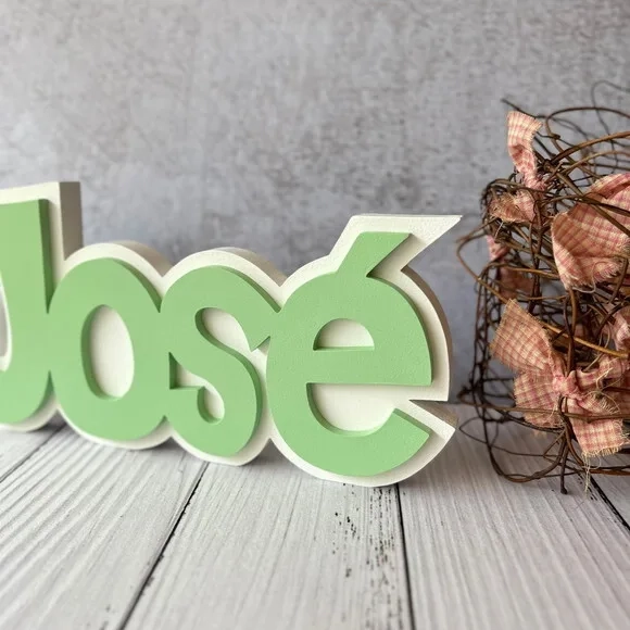 Nomes em Sobreposição Decoração de Bebê