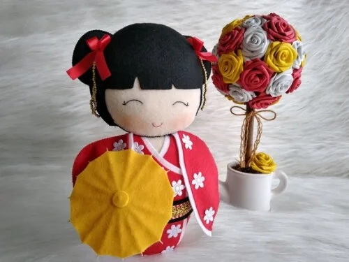 Boneca Kokeshi em Feltro - 28 cm + 20 cm