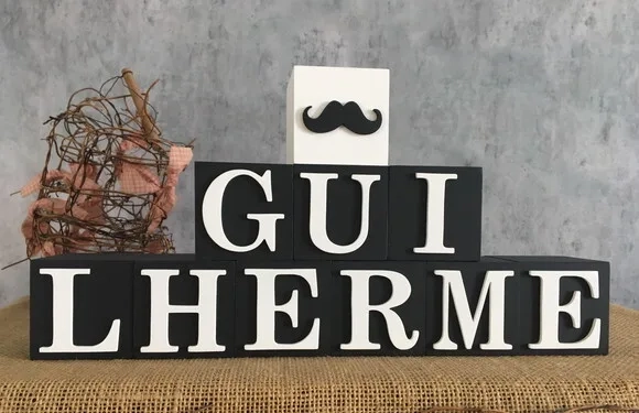 Cubos Decorativos Personalizados com Nome do Bebê em MDF - Tema Mustache