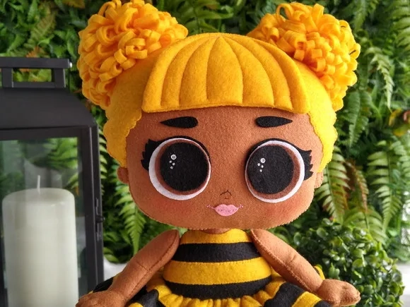 Boneca LOL em feltro