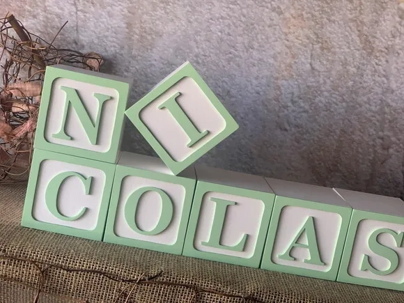 Cubos 8x8cm Nome com Moldura - Decoração Bebê