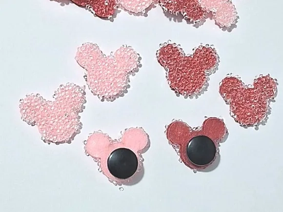 Pins de Crocs Minnie Eva com Pedrinhas Pacote com 6 Unidades