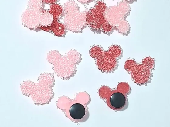 Pins de Crocs Minnie Eva com Pedrinhas Pacote com 6 Unidades