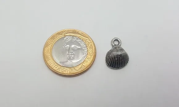 Pingente de Concha Prata Velha de 1,7cm em Metal