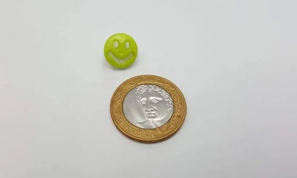 Aplique Botão de Carinha Feliz Verde de 1,3cm - 20 unidades