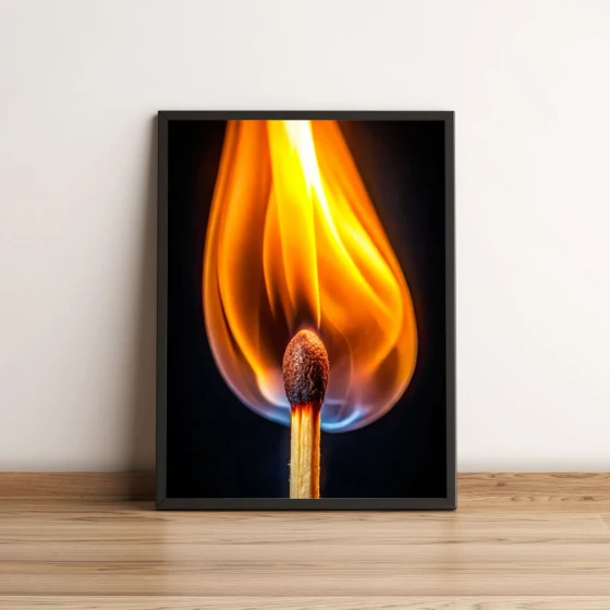 Quadro Decorativo com Fósforo Aceso e Chama Intensa 2167