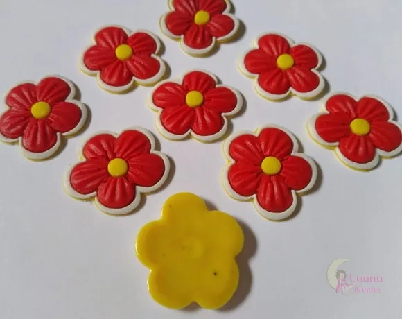 Aplique Flor Vermelha de borracha - pct c/ 7 unidades