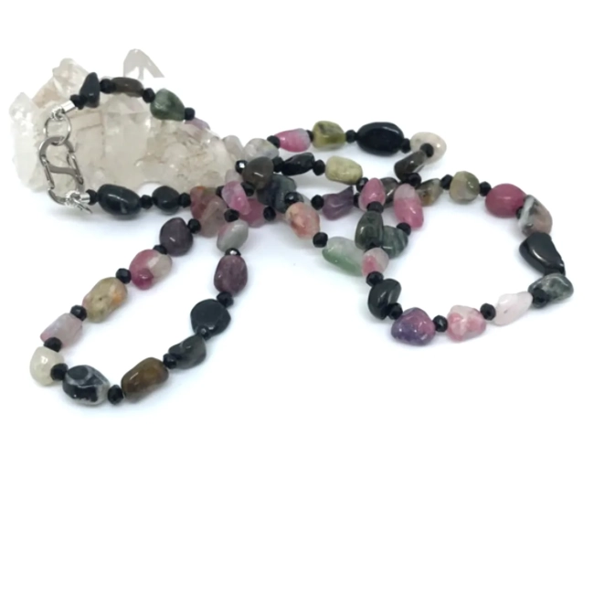 Colar choker com Turmalinas Melancia Forma Livre e Cristais