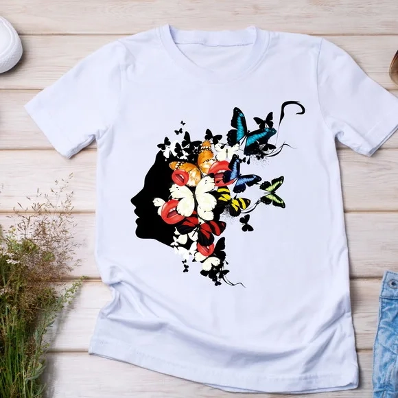 Camiseta Borboletas - Silhueta Feminina e Transformação