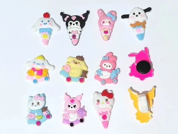 Pins para Crocs ou Tenis Hello Kitty Pacote com 12 Unidades