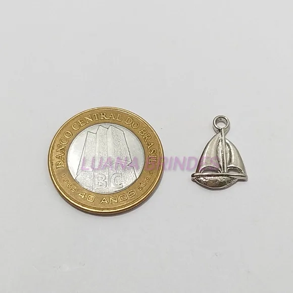 Pingente Barco Veleiro de Metal Prata -pct c/14 unid