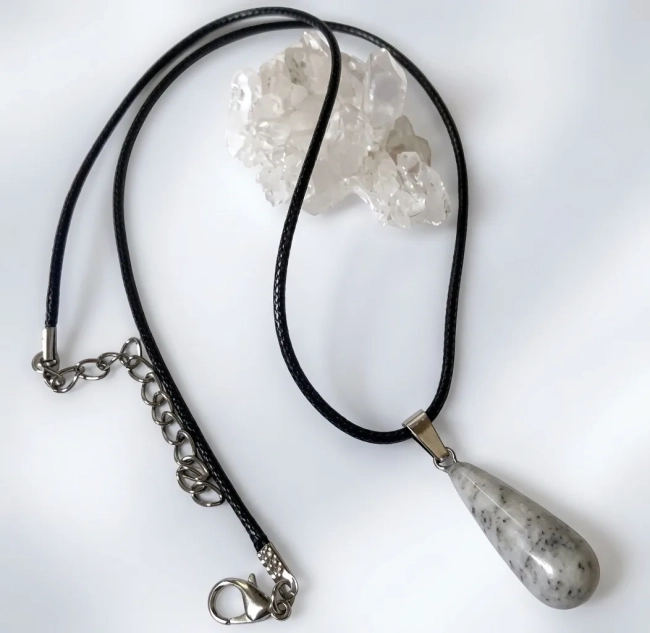 Cordão Colar com Pingente Gota de Jaspes diversas
