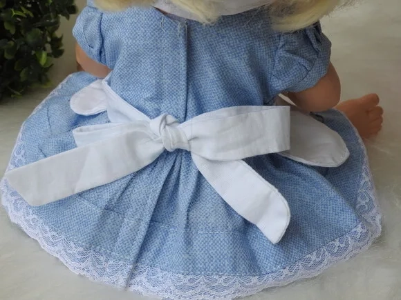 Vestido para Boneca = com Avental