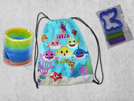 Kit Mochilinha + Mini Massinha de modelar e mola Maluca do Baby Shark
