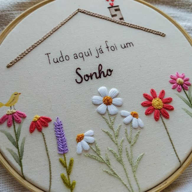 Quadro Decorativo Tudo Aqui Já Foi um Sonho | Bordado à Mão