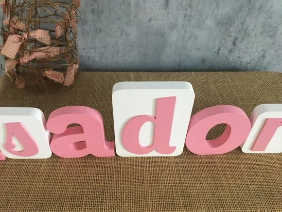 Letras de mdf em Bloco com Borboleta