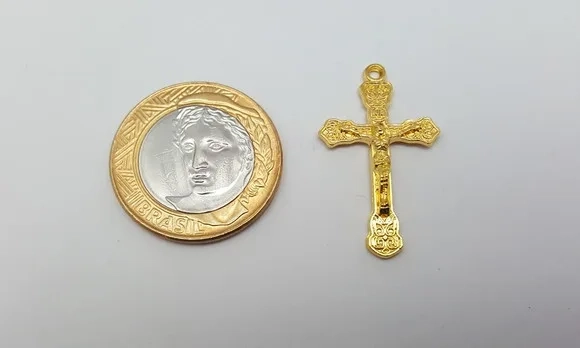 Pingente Crucifixo de Metal Dourado 2,9cm Pct C/10 Unidades