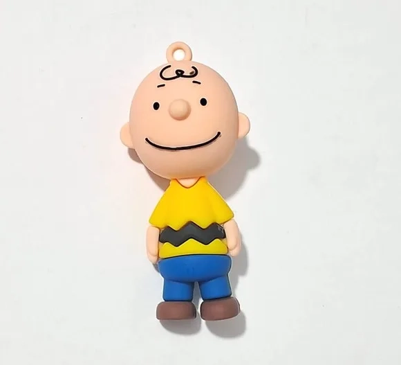 Pingente Charlie Brown Emborrachado Pacotes com 2 Unidades