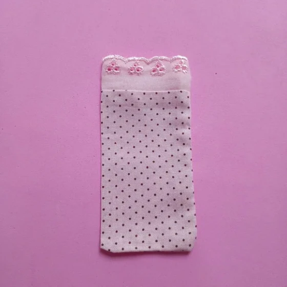 Saquinho Algodão Rosa Bolinha Marrom com Renda 6x11cm