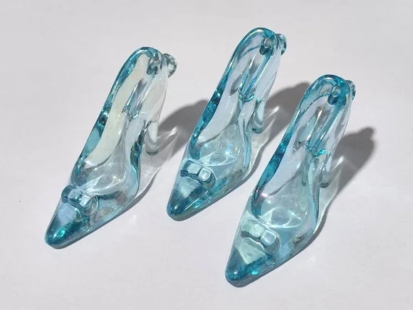 Pingente Sapatinho Azul Cristal Furta Cor 5cm - 20 Unidades