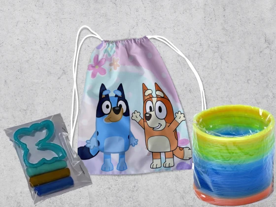 Kit Mochilinha + Mini Massinha de modelar e mola Maluca para lembrancinhas