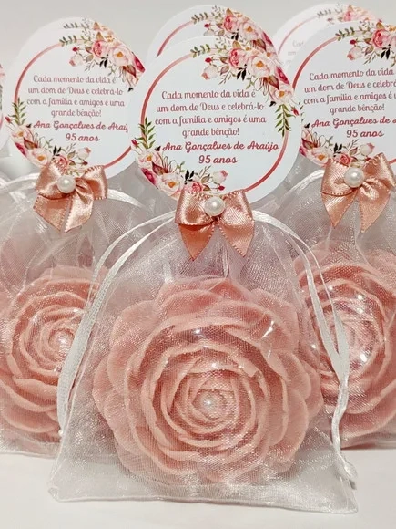 Lembrancinha 95 Anos: Sabonete Rosa Delicada Luxo