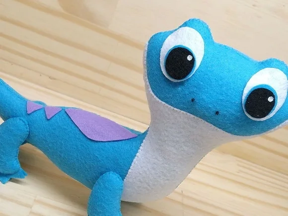 Bruni Salamandra Personagem Filme Frozen