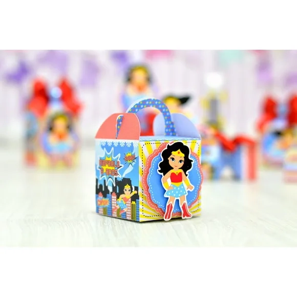 Kit 30 Lembrancinhas Mulher Maravilha