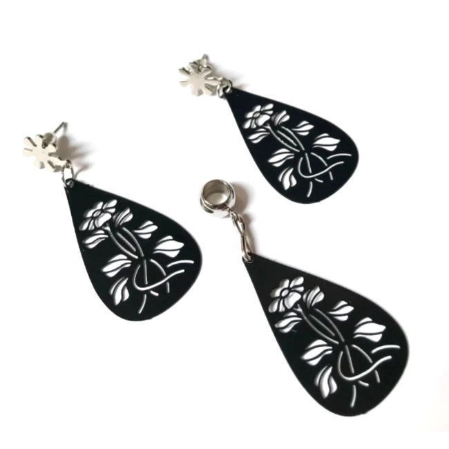 Conjunto Brinco e Pingente Gota Negra com Flores – Super Leve e acabamento Inox
