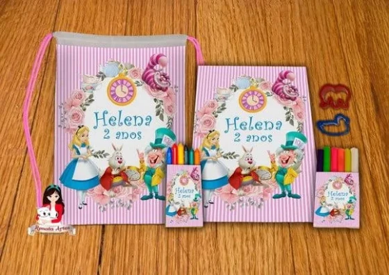 Kit Passatempo na Mochila Alice no País da Maravilhas