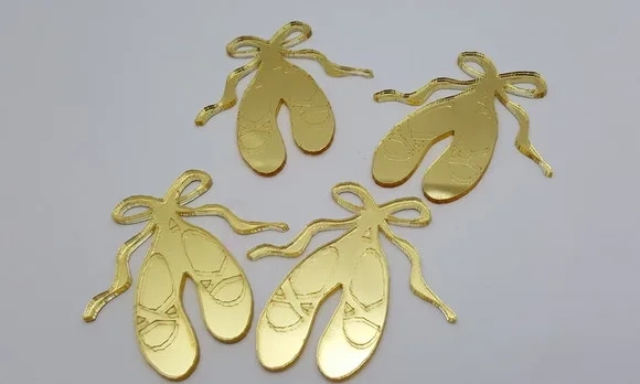 Aplique de Sapatilha de Bailarina em Acrílico Dourado -5 Uni