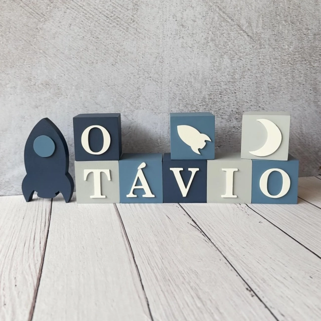 Cubos Decorativos Astronauta 8x8 cm Personalizados com Nome – Kit 9 Cubos em MDF + Foguete