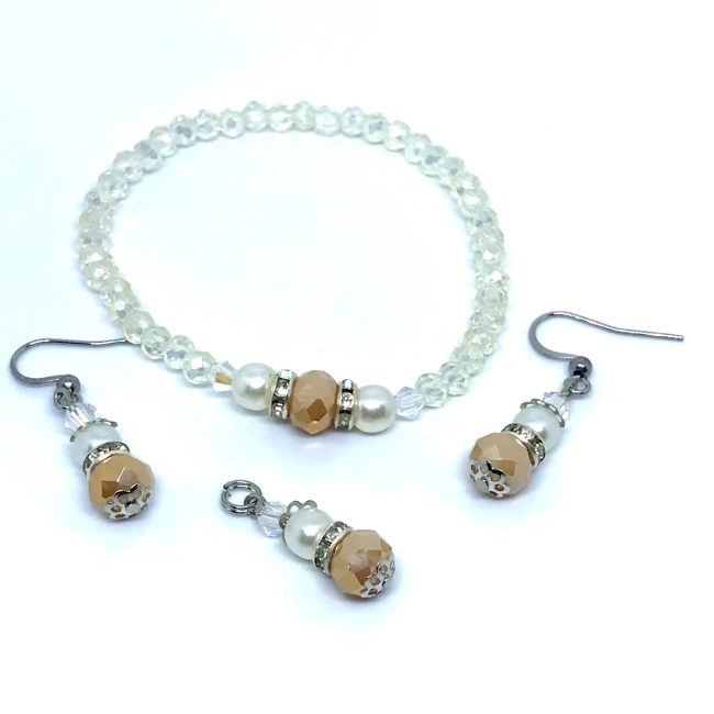 Conjunto Delicado de Jóias em Aço Inox com Cristais e Pérolas (Pulseira, Brincos e Pingente)