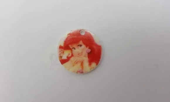 Pingente da Princesa Ariel em Acrílico com 2,1cm