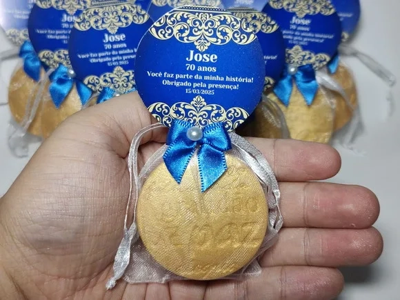 Lembrancinha 70 Anos: Sabonete Desejos de Gratidão P