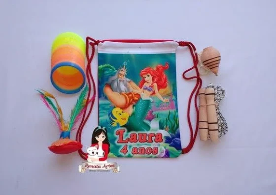 Mochila Boa Infância Tema Ariel e Tritão