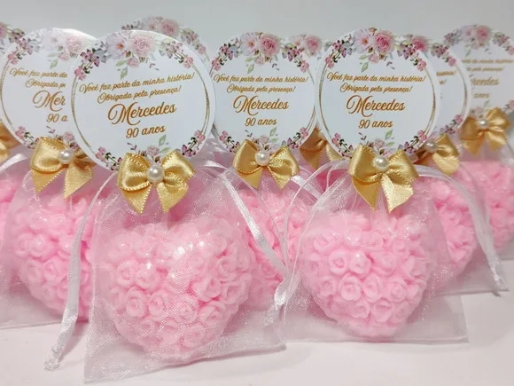 Lembrancinha de Aniversário 90 Anos: Sabonete Coração Floral