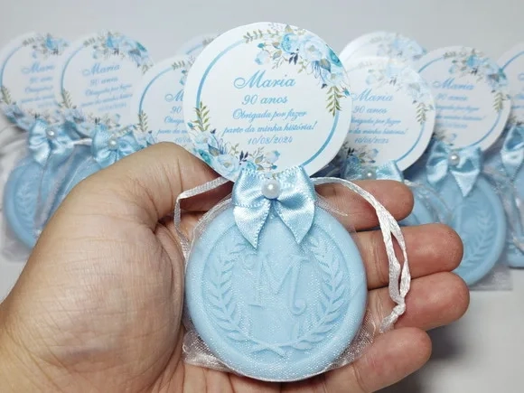 Lembrancinha 90 Anos: Sabonete Letra Inicial Personalizada