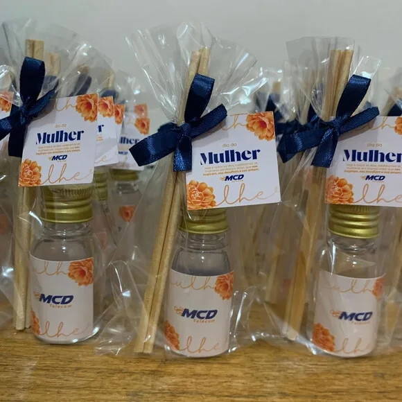 Brinde Dia da Mulher Mini Aromatizador com Logo