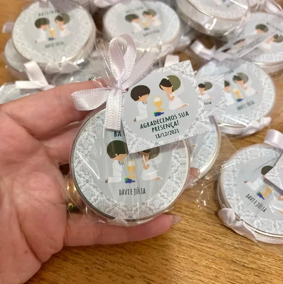 Lembrancinha com mini terço e oração do anjo da guarda