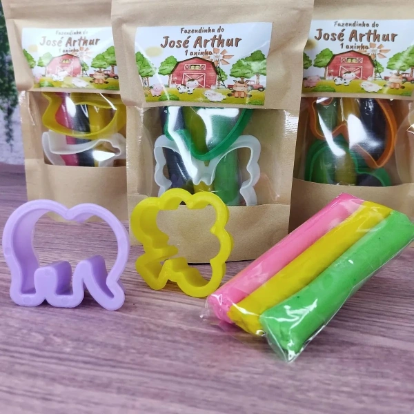20 Unidades Kit Massinha Zip Lock - Fazendinha Vermelha, Rosa, Azul, Marrom, Amarelo- Trabalhamos com qualquer tema - Informar tema no chat